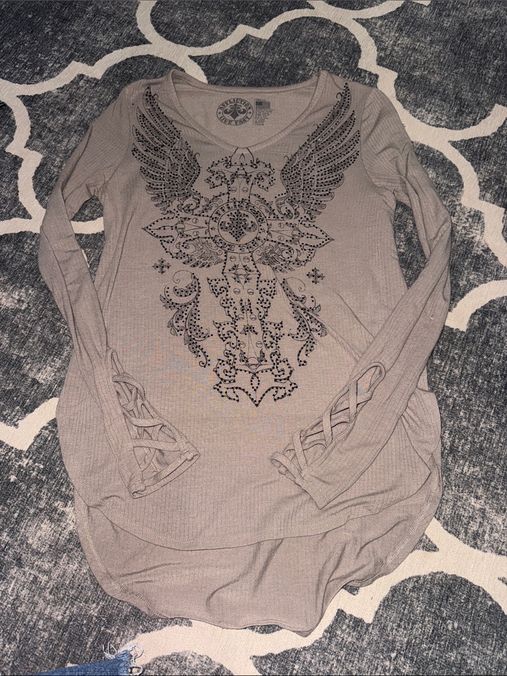 Vintage Y2K Affliction long sleeve small Winged Cross open side
